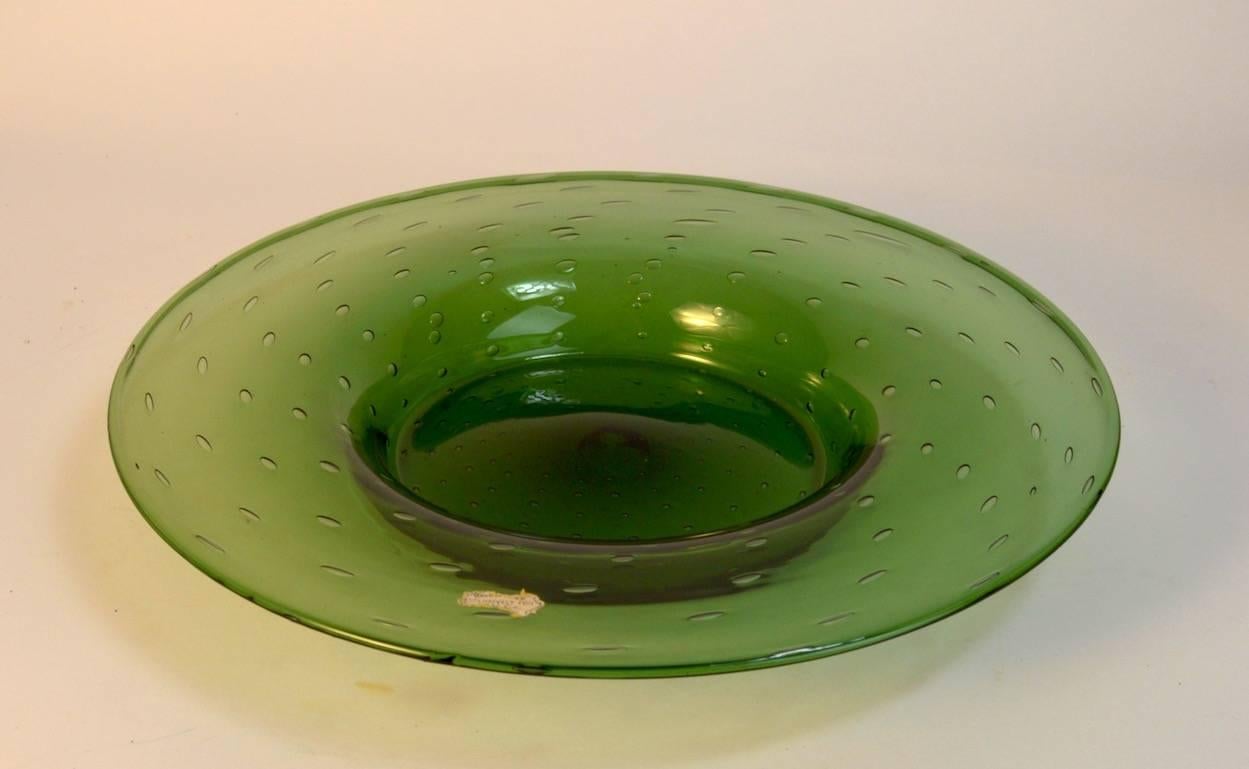 Murano bowl with controlled bubble inclusion. This example is in perfect condition, and retains the remains of the original foil label.