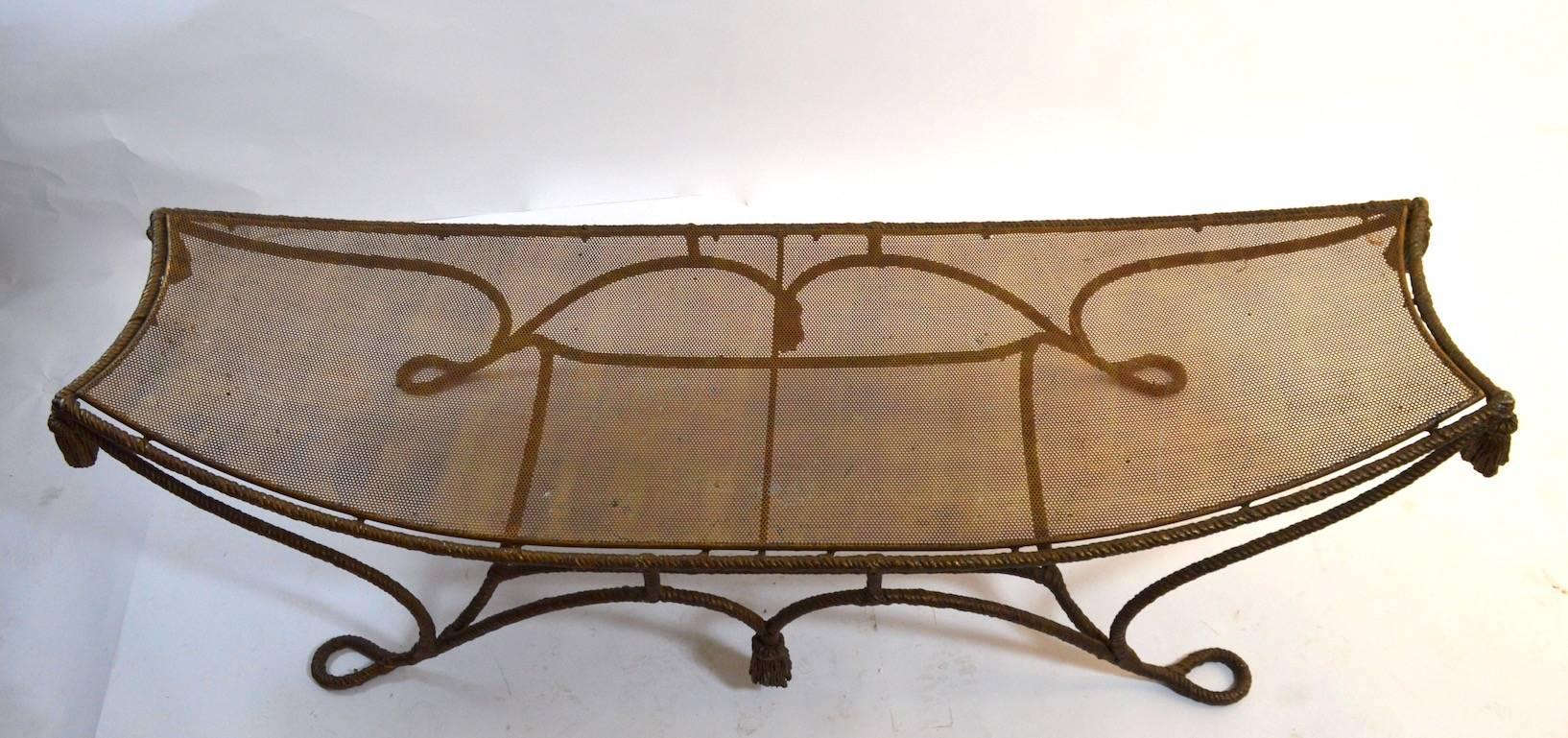 Italian Gilt Metal Daybed In Good Condition For Sale In New York, NY