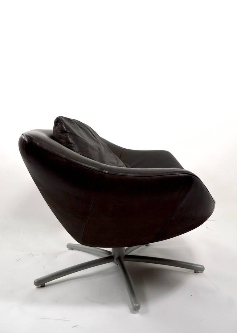 Pair of Leather Swivel Chairs by Gerard Van Den Berg 1