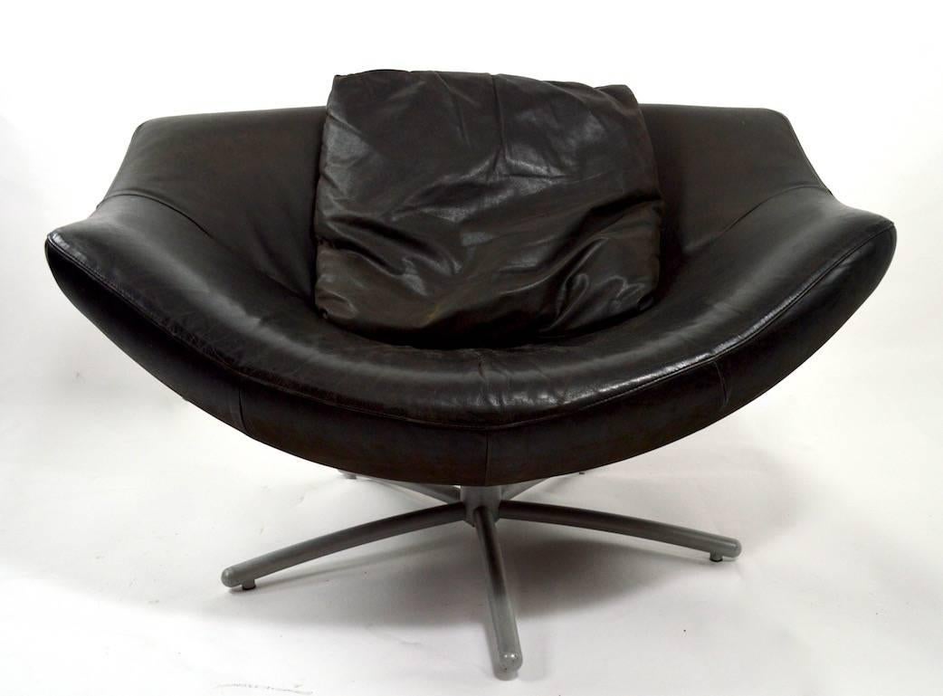 20th Century Pair of Leather Swivel Chairs by Gerard Van Den Berg