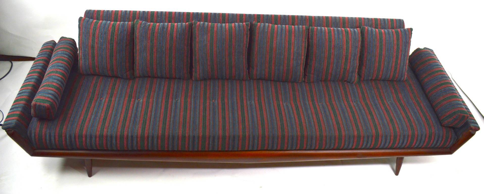 Mid-Century Modern Large Pearsall Sofa in Great Original Condition