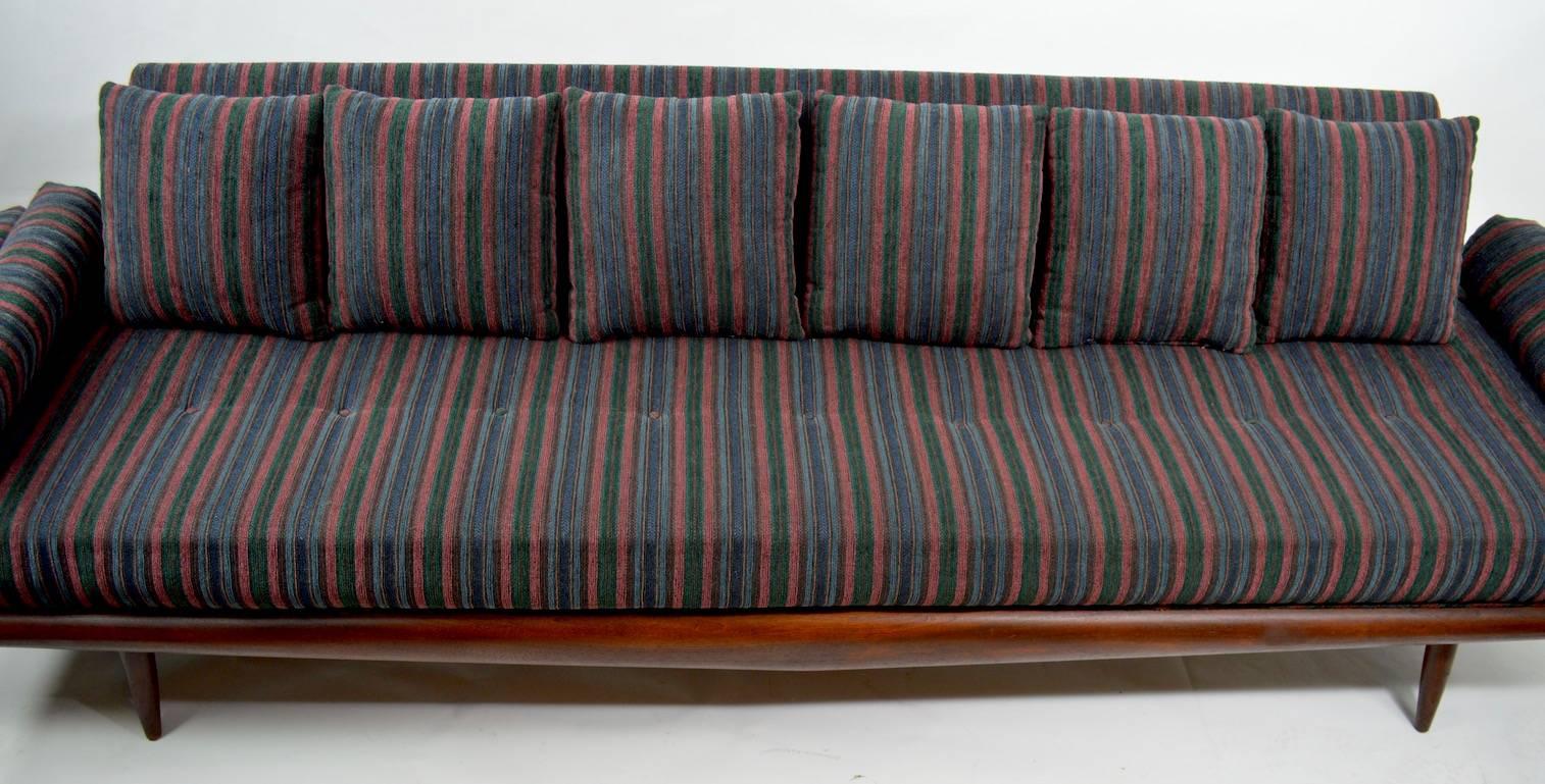 American Large Pearsall Sofa in Great Original Condition