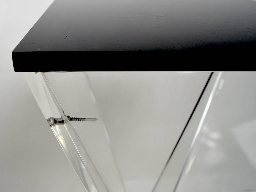 Américain The Pedestal moderniste en lucite en vente