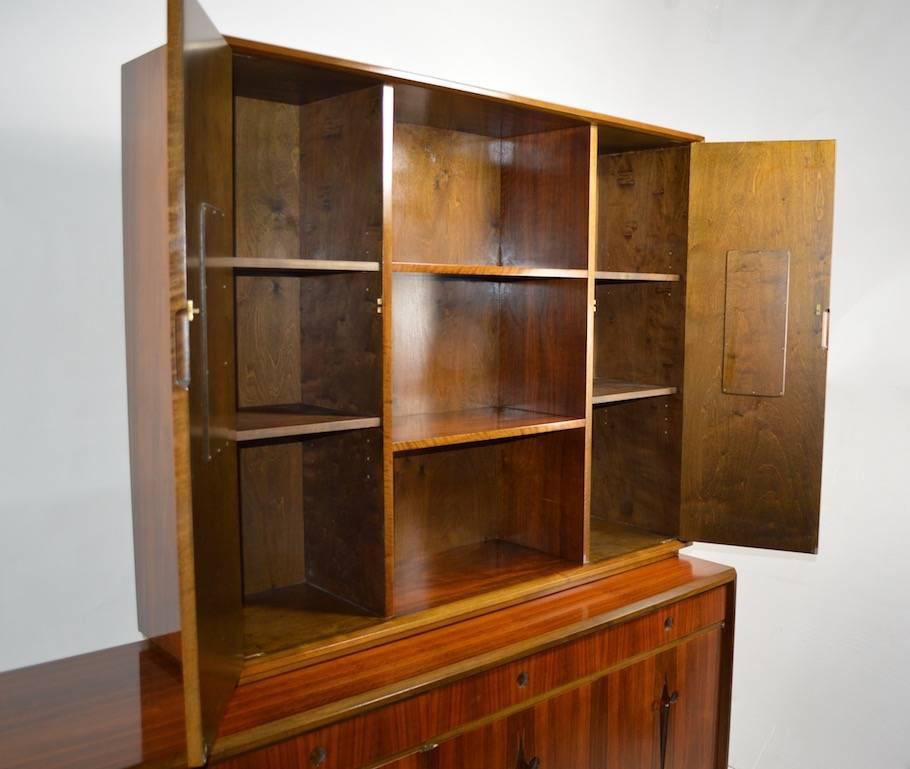 Noce Credenza Edmund Spence Breakfront in vendita