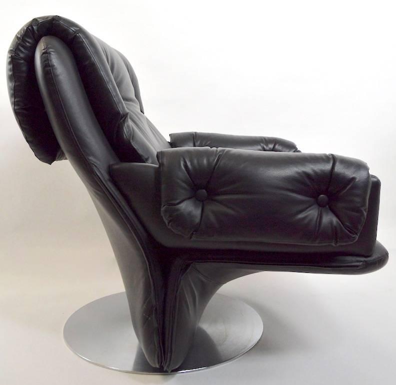 Italian Pair of Black Leather Lounge Chairs