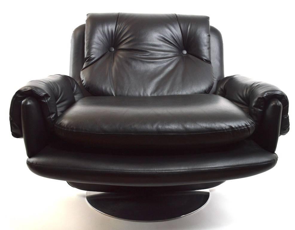 Pair of Black Leather Lounge Chairs 2