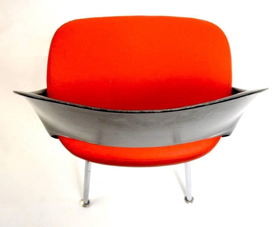 20th Century Pair of Saarinen Executive Chairs for IBM