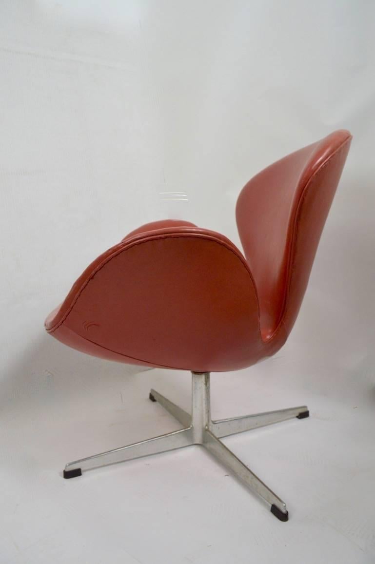 Danish Arne Jacobsen Swan Chair for Fritz Hansen
