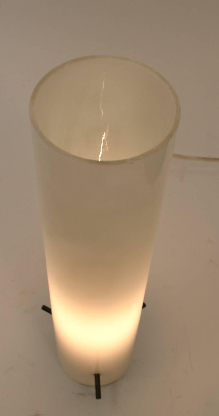 Mid-20th Century Cylindrical Glass Table Lamp Attributed to Stilnovo  For Sale
