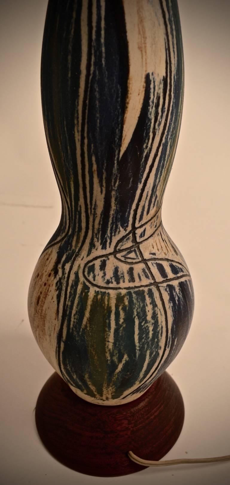 Poteries Lampe en poterie d'art du milieu du siècle dernier en vente