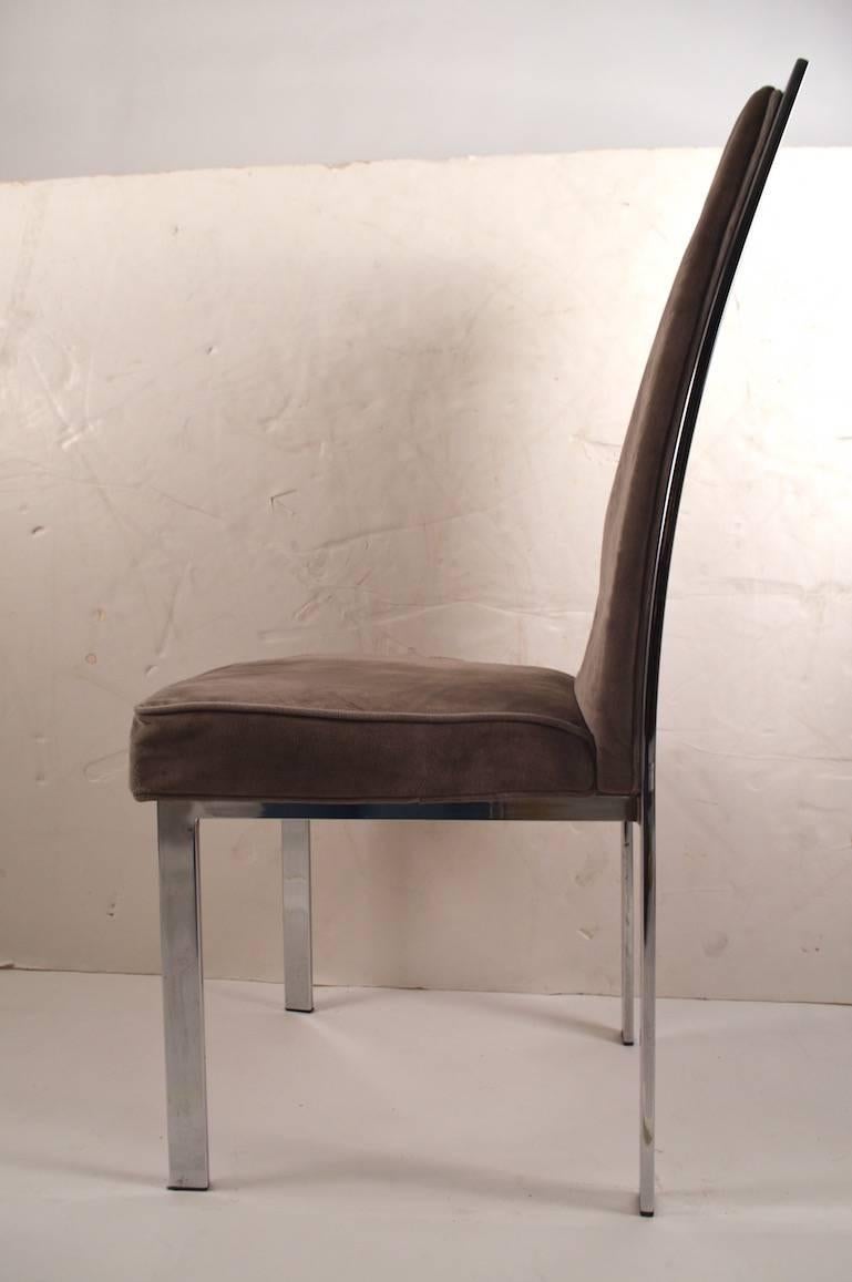 Set aus sechs Esszimmerstühlen mit verchromtem Gestell und hoher Rückenlehne, Milo Baughman zugeschrieben (Chrom) im Angebot