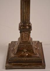 Pareja de lámparas clásicas de columna plateadas