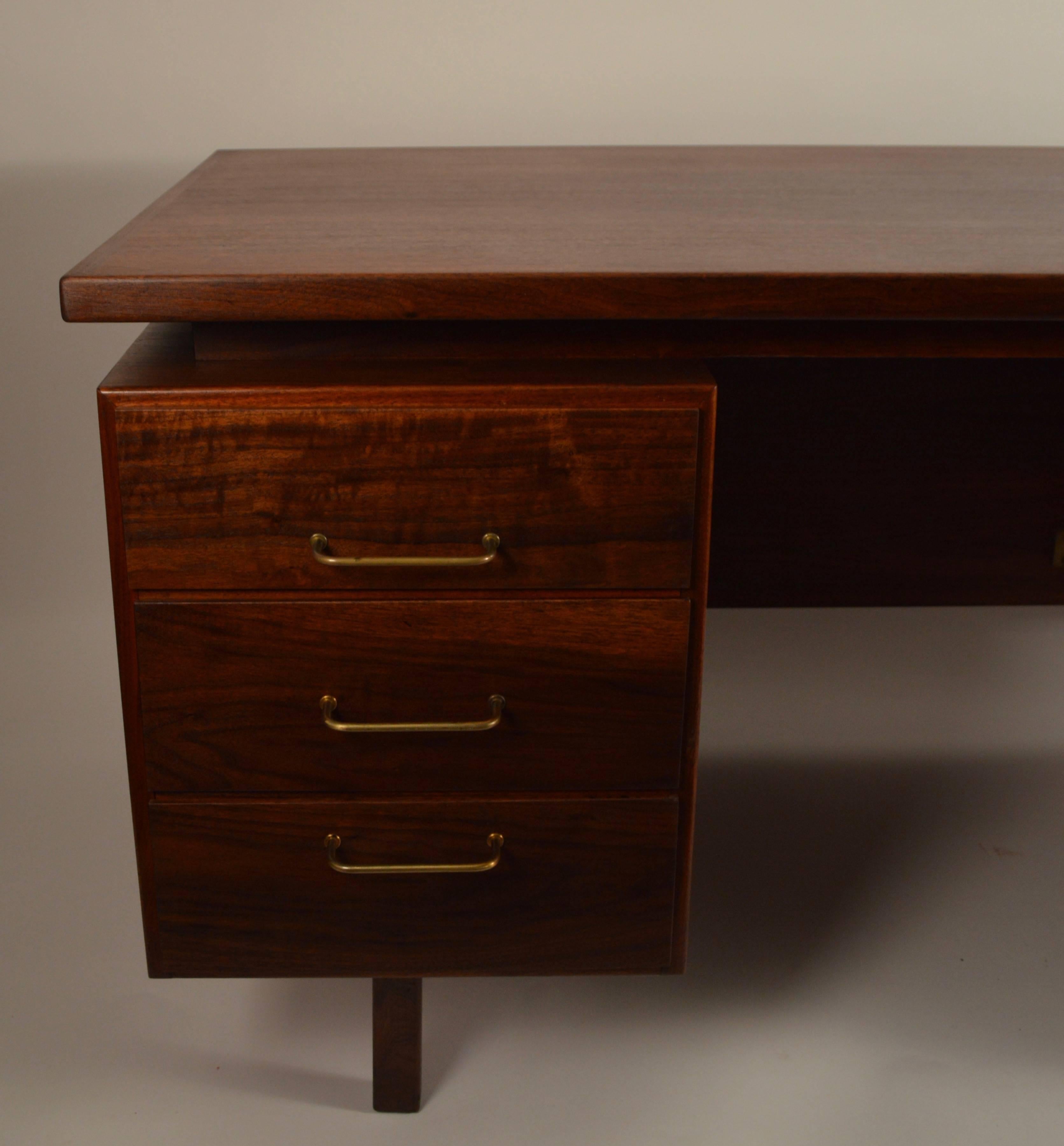 Mid-20th Century Large Desk by Risom