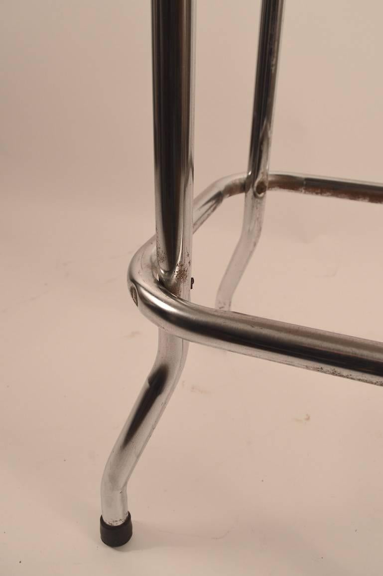 Mid-Century Modern Set of Five Tubular Chrome Swivel High Back Stools For Sale