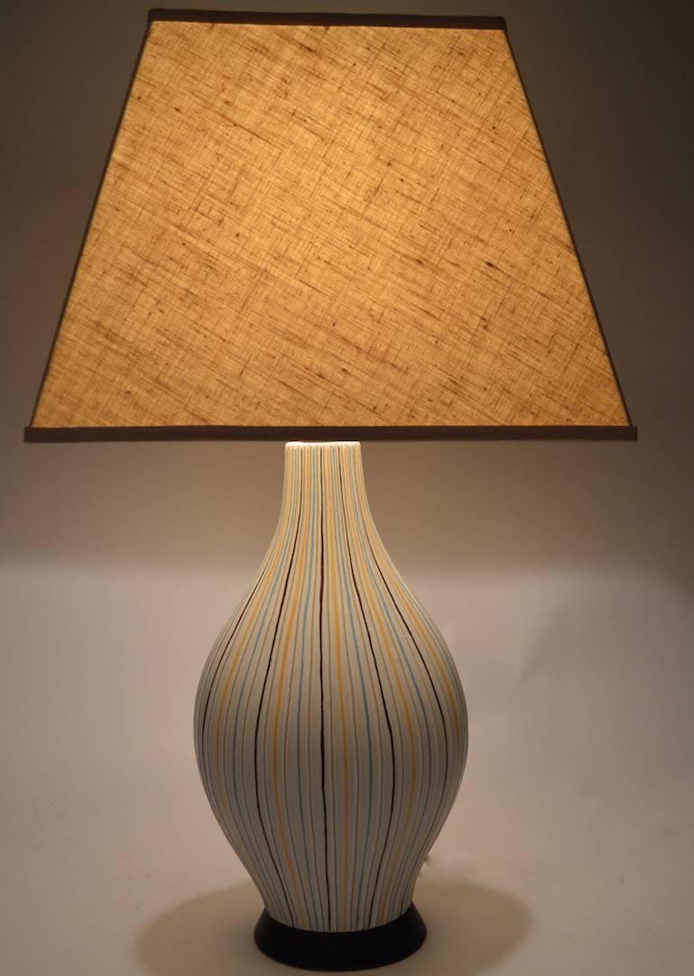 Sgraffito Ceramic Pottery Lamp In Excellent Condition For Sale In New York, NY