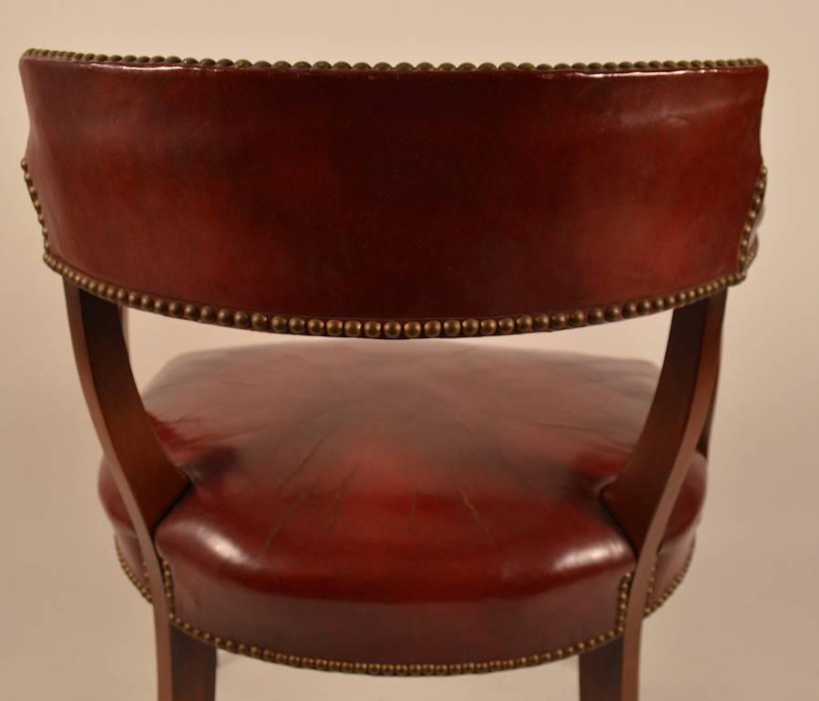 Pair of Formal Ox Blood Leather Armchairs In Good Condition In New York, NY
