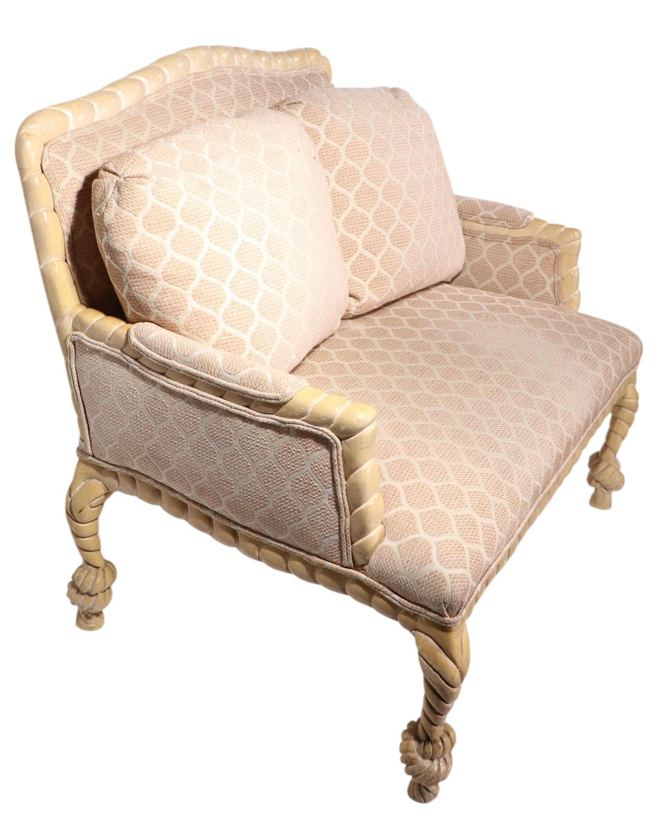 20ième siècle Causeuse avec cadre en Wood sculpté et glands en corde  Canapé d'après AME Fournier Made in Italy en vente