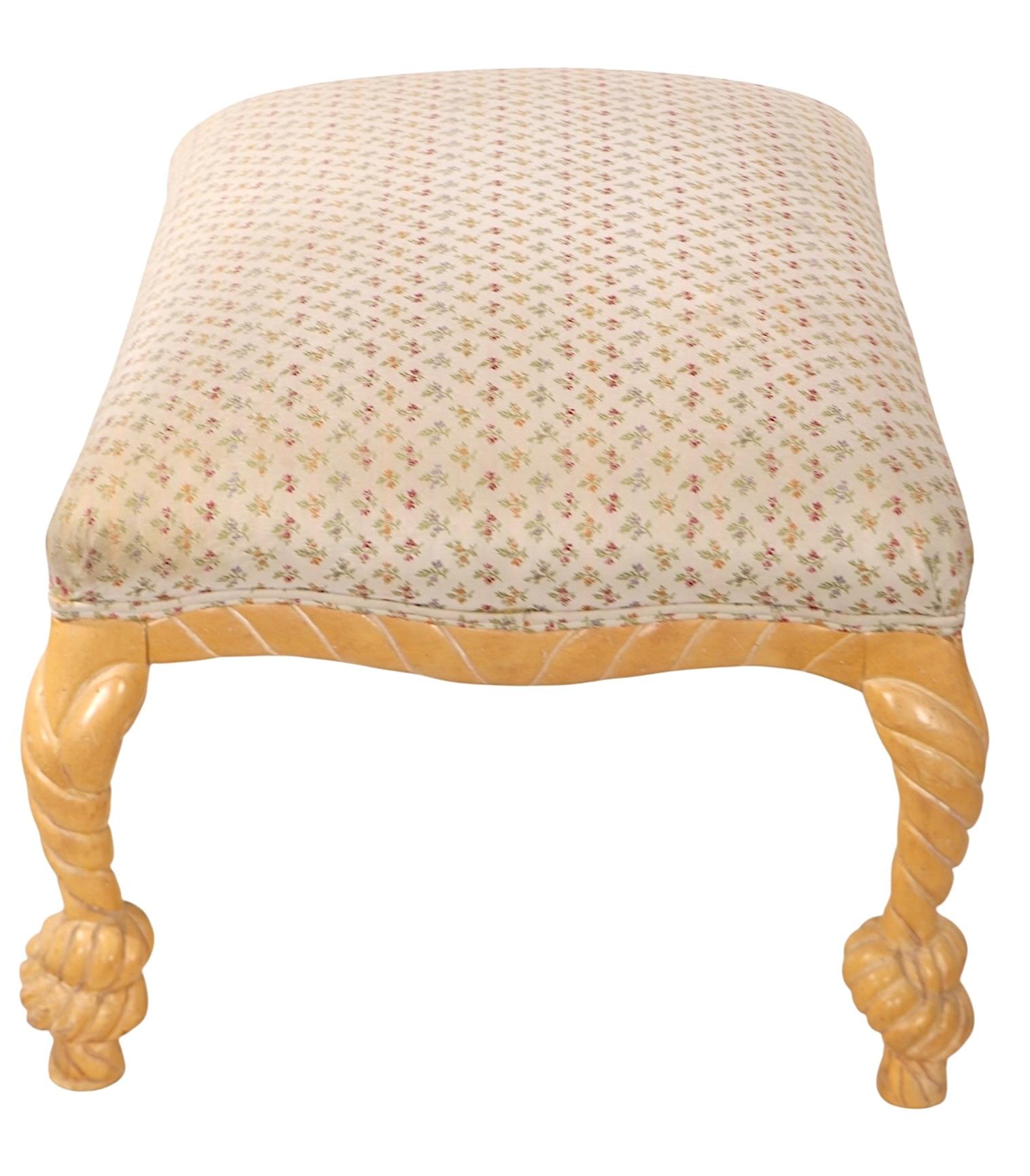 Sculpté à la main Tabouret de pied en bois sculpté avec glands en corde après  A M E Fournier Made in Italy en vente