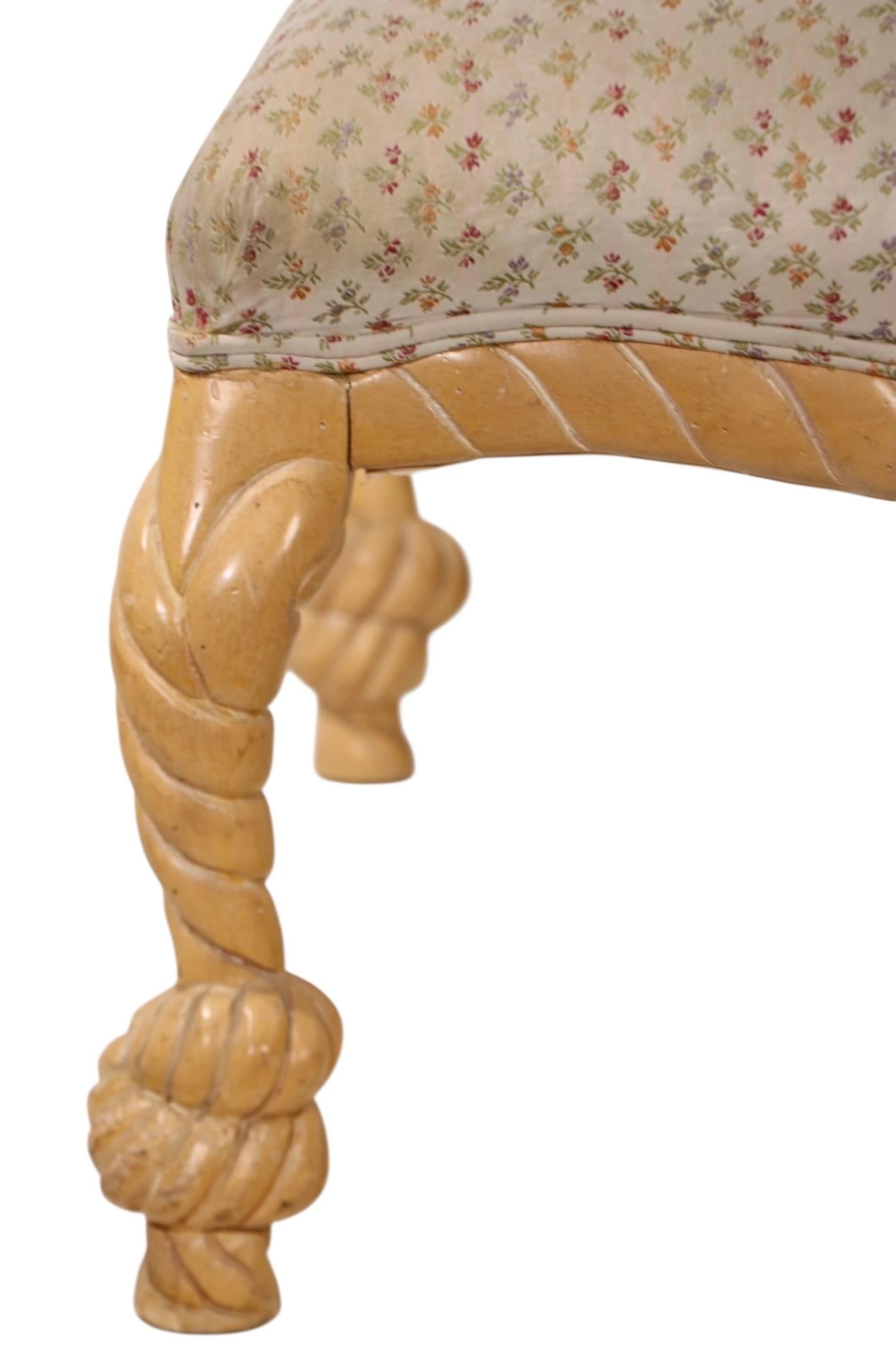 italien Tabouret de pied en bois sculpté avec glands en corde après  A M E Fournier Made in Italy en vente
