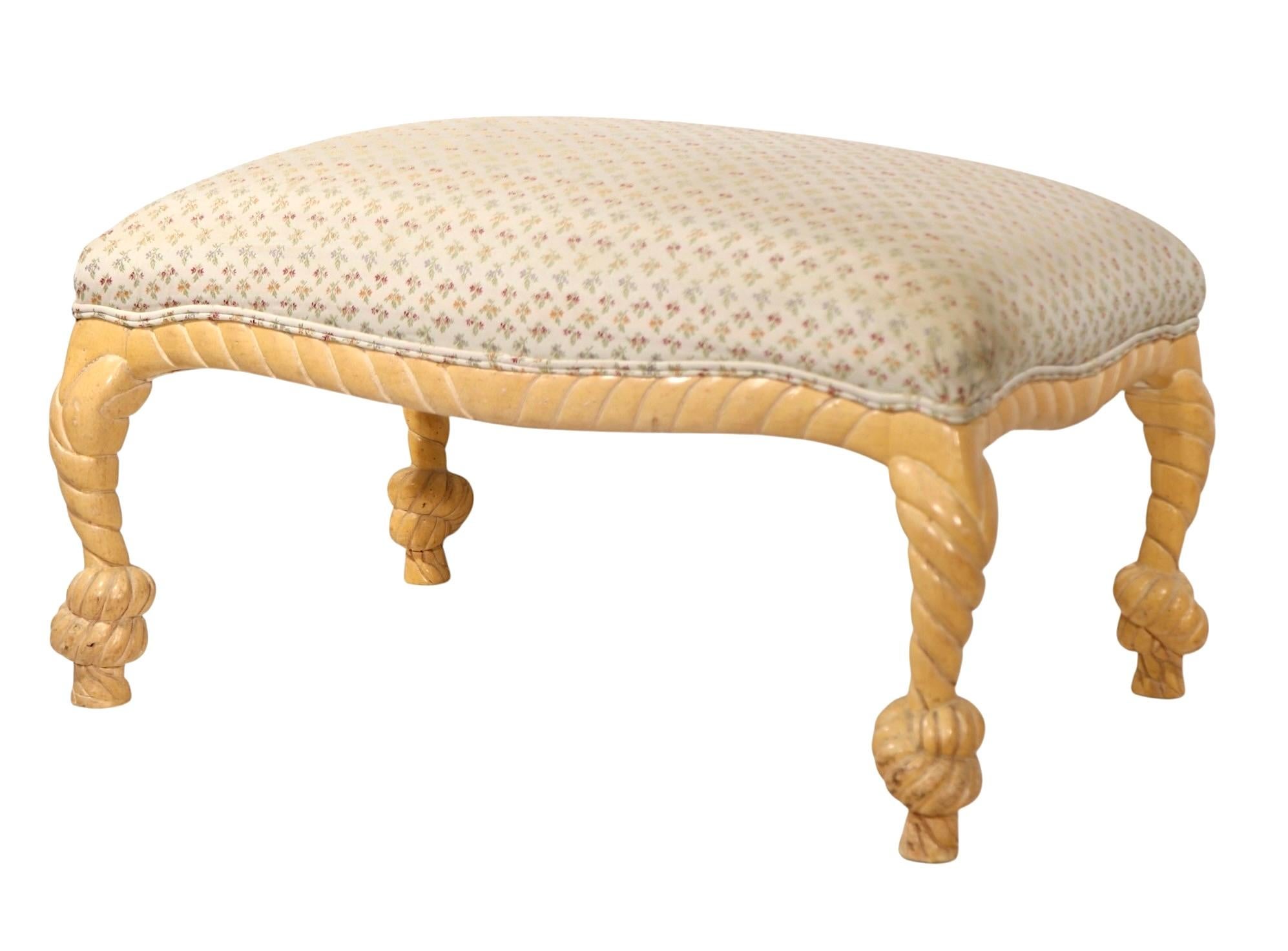 Tissu d'ameublement Tabouret de pied en bois sculpté avec glands en corde après  A M E Fournier Made in Italy en vente