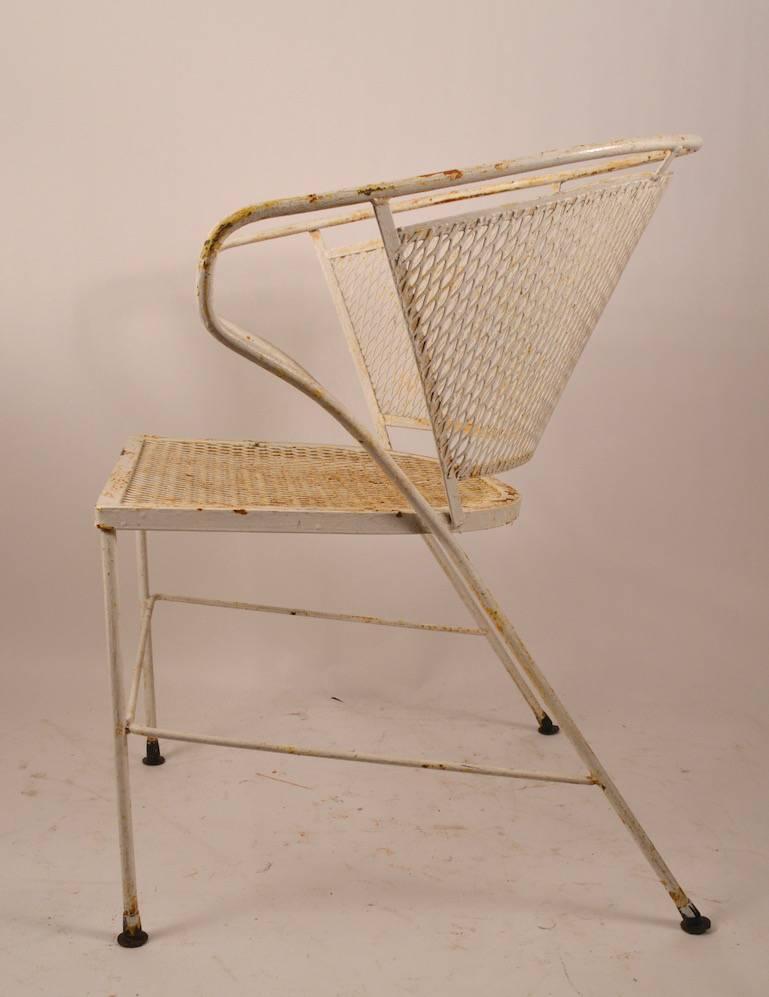 Mid-Century Modern Pair of Metal Mesh Garden Chairs Attributed to Woodard