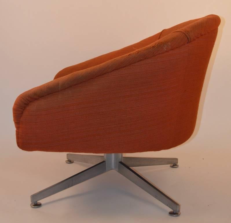 Mid-Century Modern Pair of Swivel Chairs Designed by Ward Bennet for Lehigh Leopold