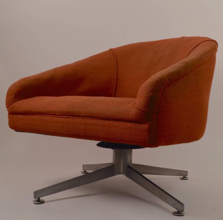 American Pair of Swivel Chairs Designed by Ward Bennet for Lehigh Leopold