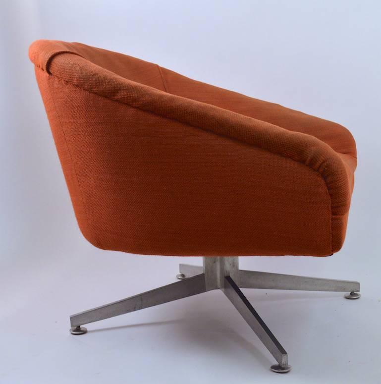 Mid-20th Century Pair of Swivel Chairs Designed by Ward Bennet for Lehigh Leopold
