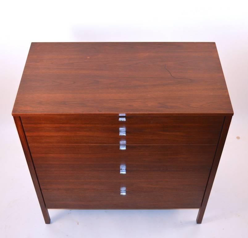 Mid-Century Modern  Rosewood Dresser Attributed to Knoll For Sale