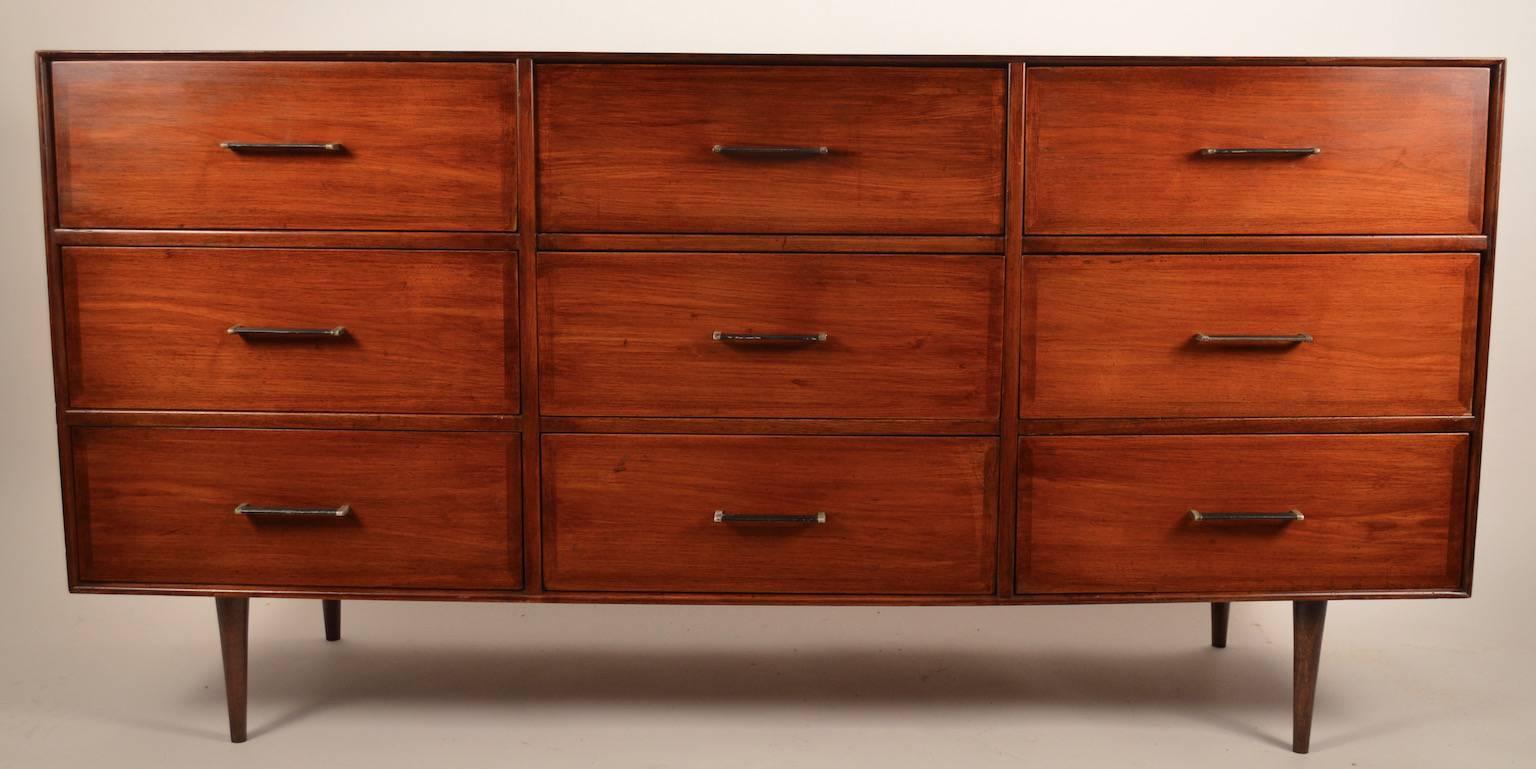 Mid-20th Century Nine-Drawer Ramseur Dresser