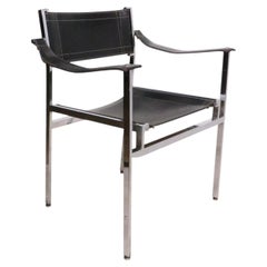 Poltrona in stile Bauhaus, cromata e rivestita in pelle, prodotta in Italia intorno agli anni '70
