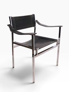 Poltrona in stile Bauhaus, cromata e rivestita in pelle, prodotta in Italia intorno agli anni '70