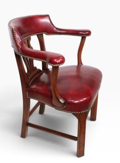 Sillón de oficina de estilo «banquero» de cuero y madera