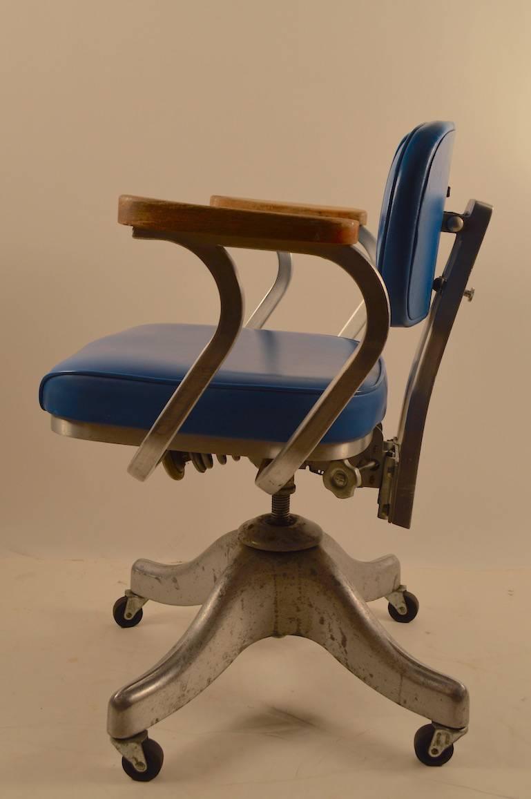 walker adjustable office chair