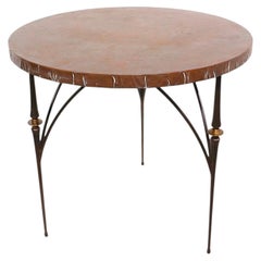 Table de salle à manger de style bistrot en fer forgé et laiton plaqués de cuivre, par William Scofield