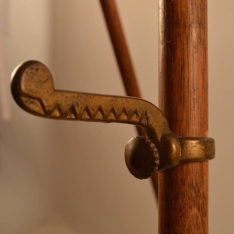 Turn of the Century Oak Stick and Ball Easel In Good Condition In New York, NY