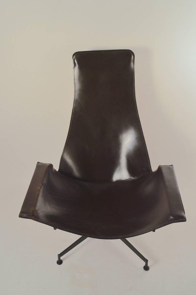 William Katavolos for Leathercrafter Leather Swivel Sling Chair In Good Condition In New York, NY