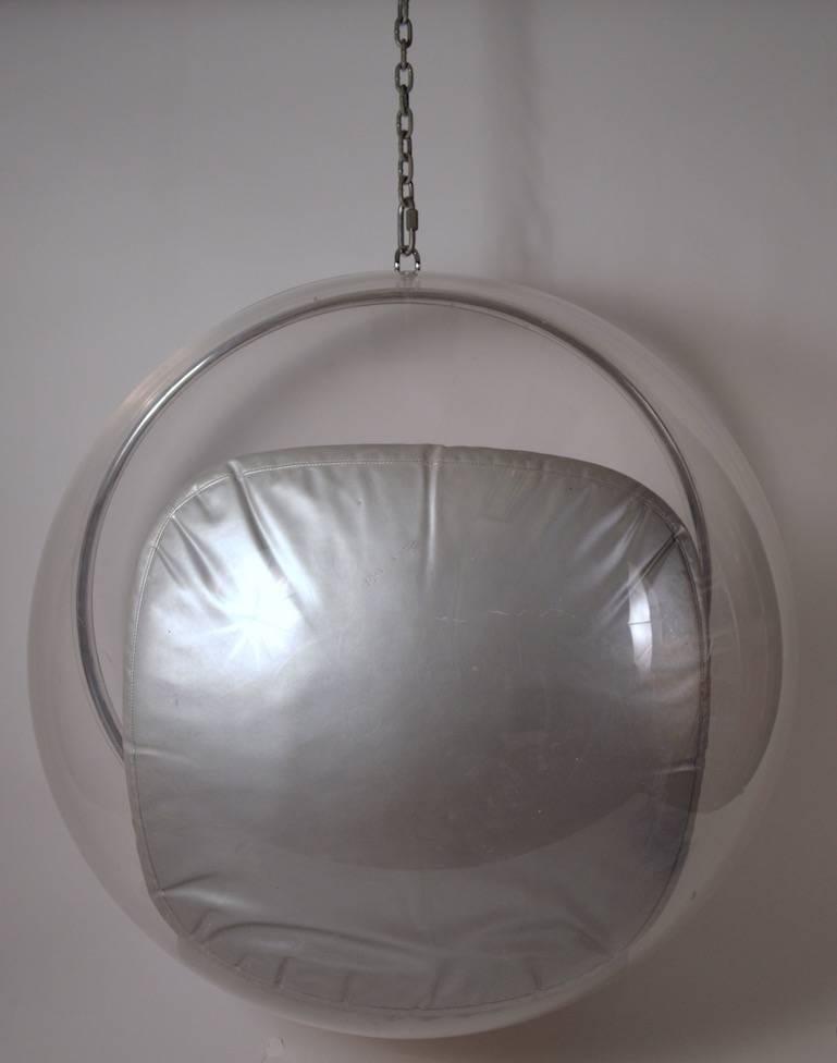 Eero Aarino Hanging Bubble Chair In Good Condition In New York, NY