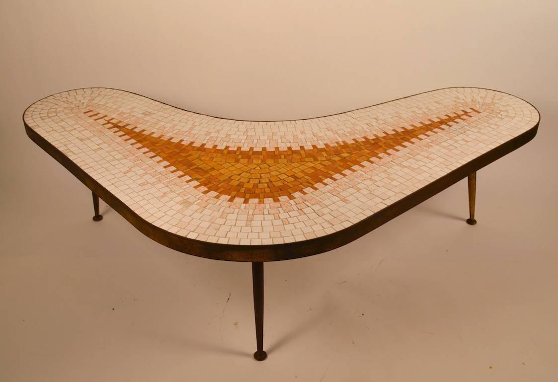 boomerang table top