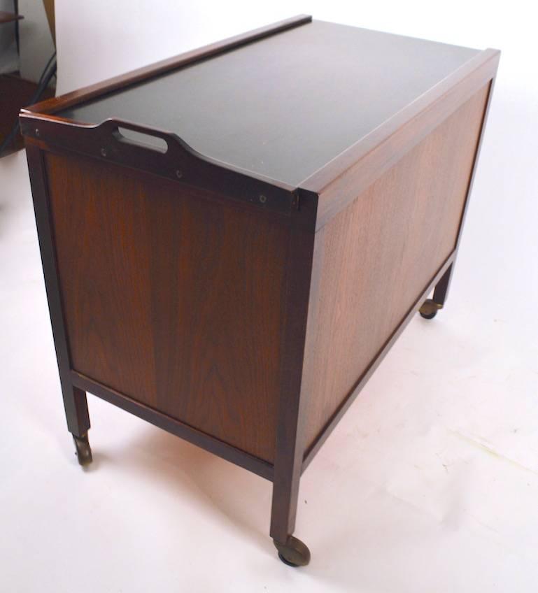 Rosewood Danish Modern Cart In Excellent Condition In New York, NY