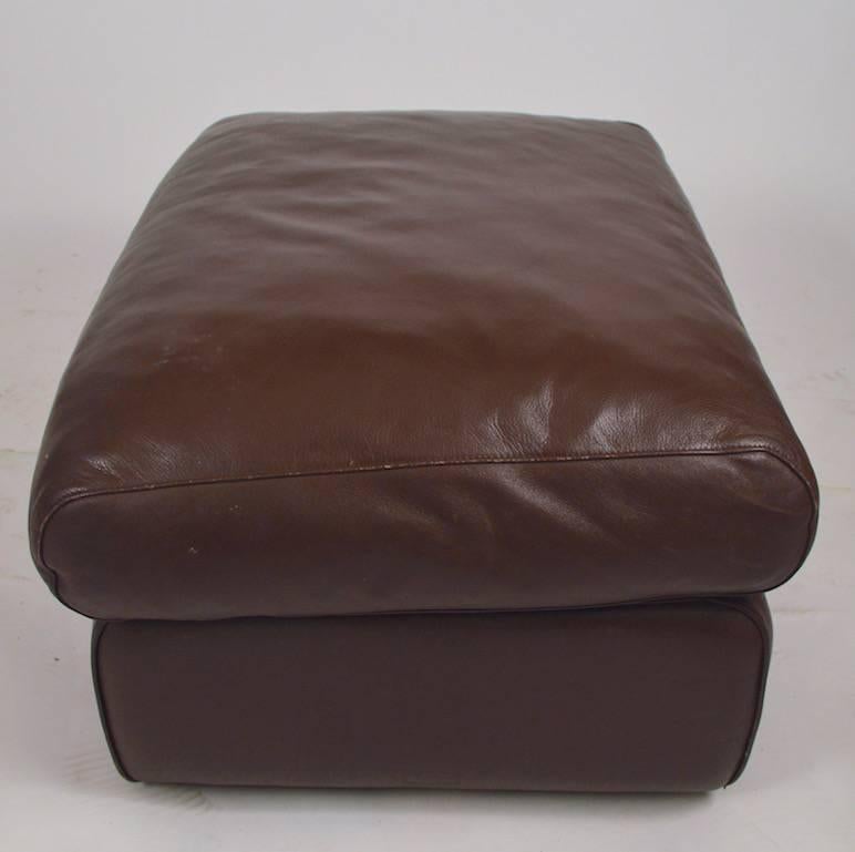 poltrona frau ottoman