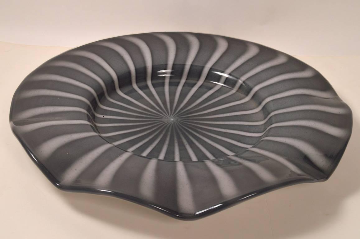 Massive Murano Platter Centerpiece Bowl Attributed to Barbini For Sale 3