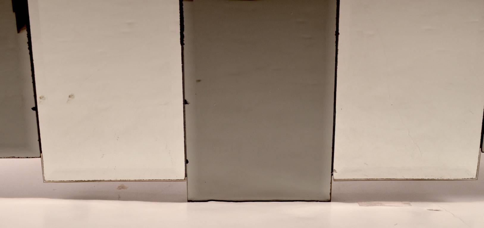 Zweifarbiger Stepped-Spiegel (Ende des 20. Jahrhunderts) im Angebot