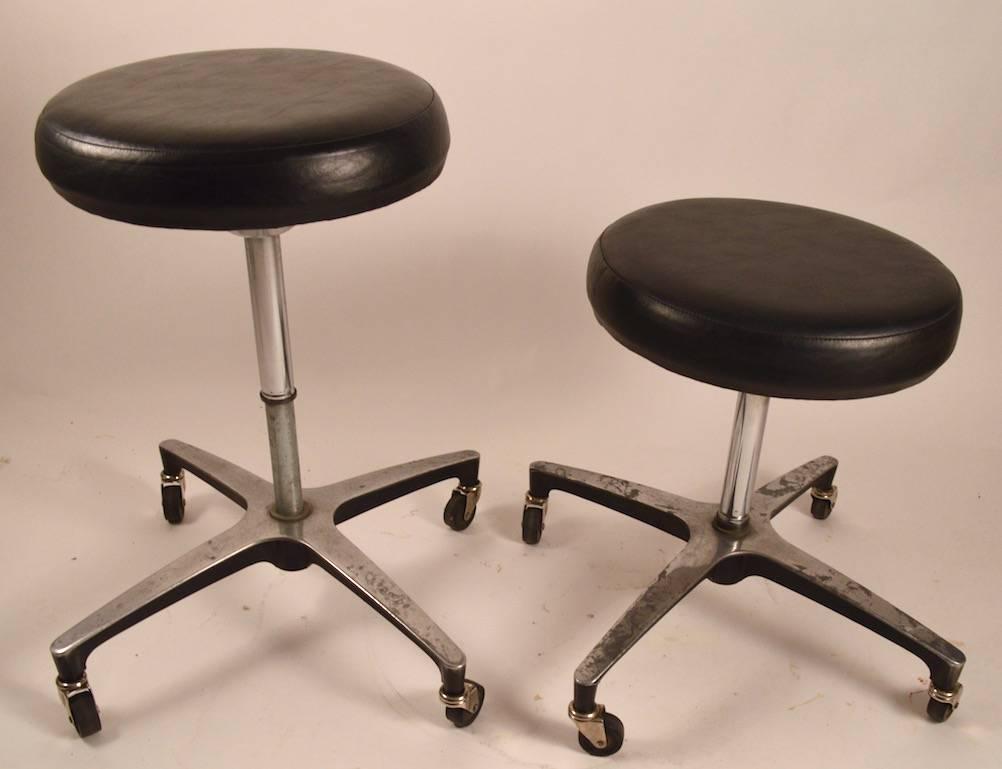 Two adjustable (seat H in low position 20