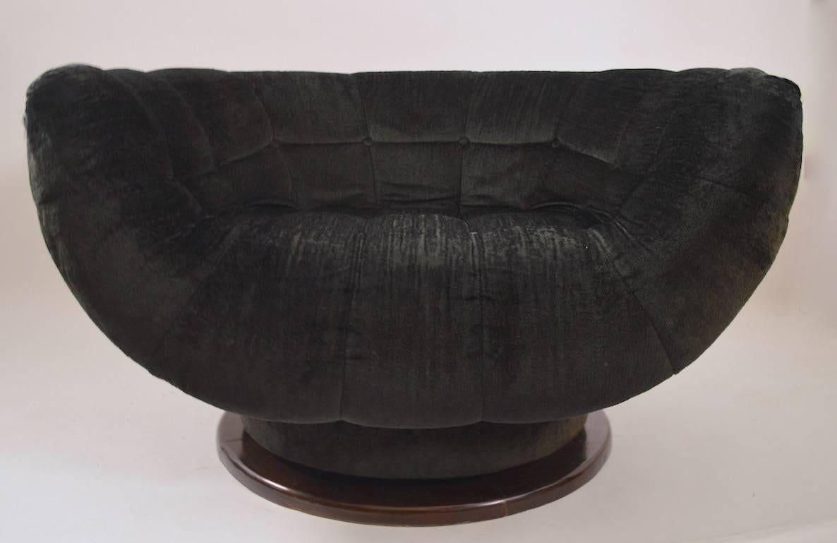 Oversize Swivel Tub Chair by Pearsall In Good Condition In New York, NY