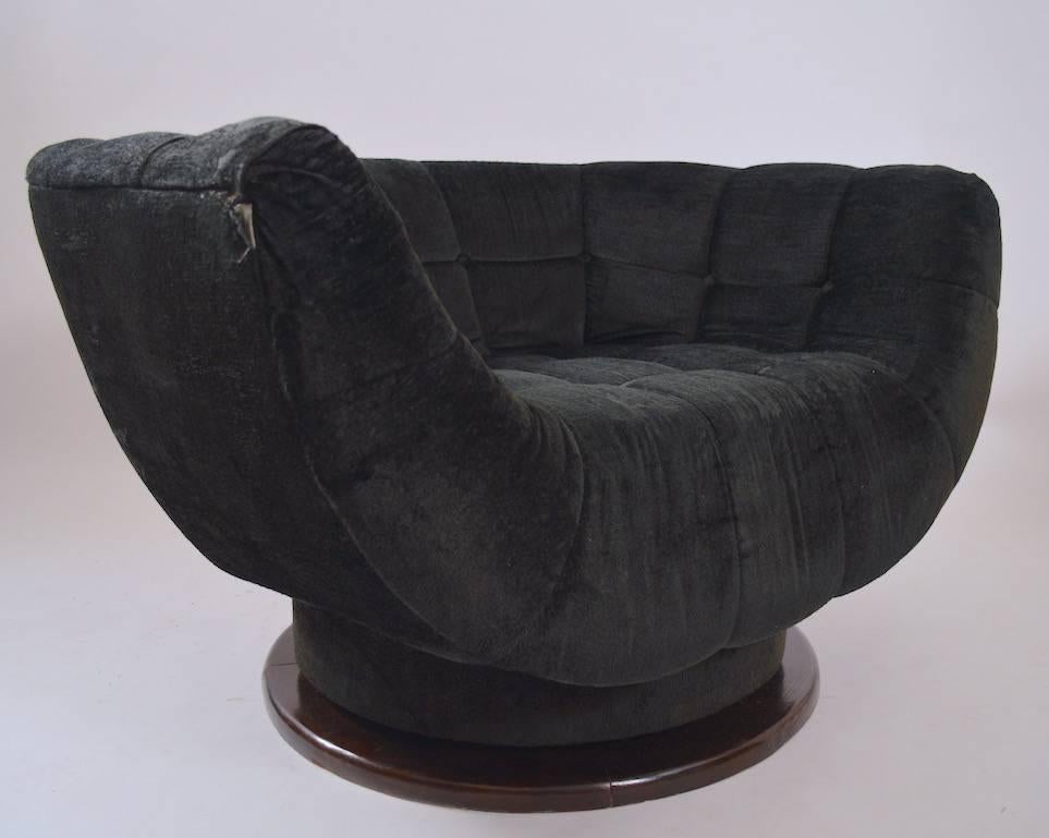 Oversize Swivel Tub Chair by Pearsall 1