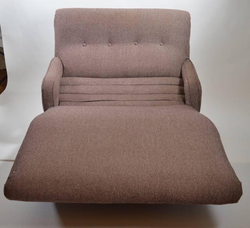 contour chaise lounge