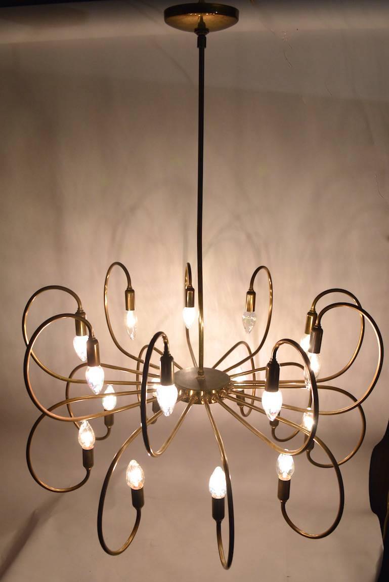 Large Eighteen-Light Brass Chandelier after Sarfatti In Good Condition For Sale In New York, NY