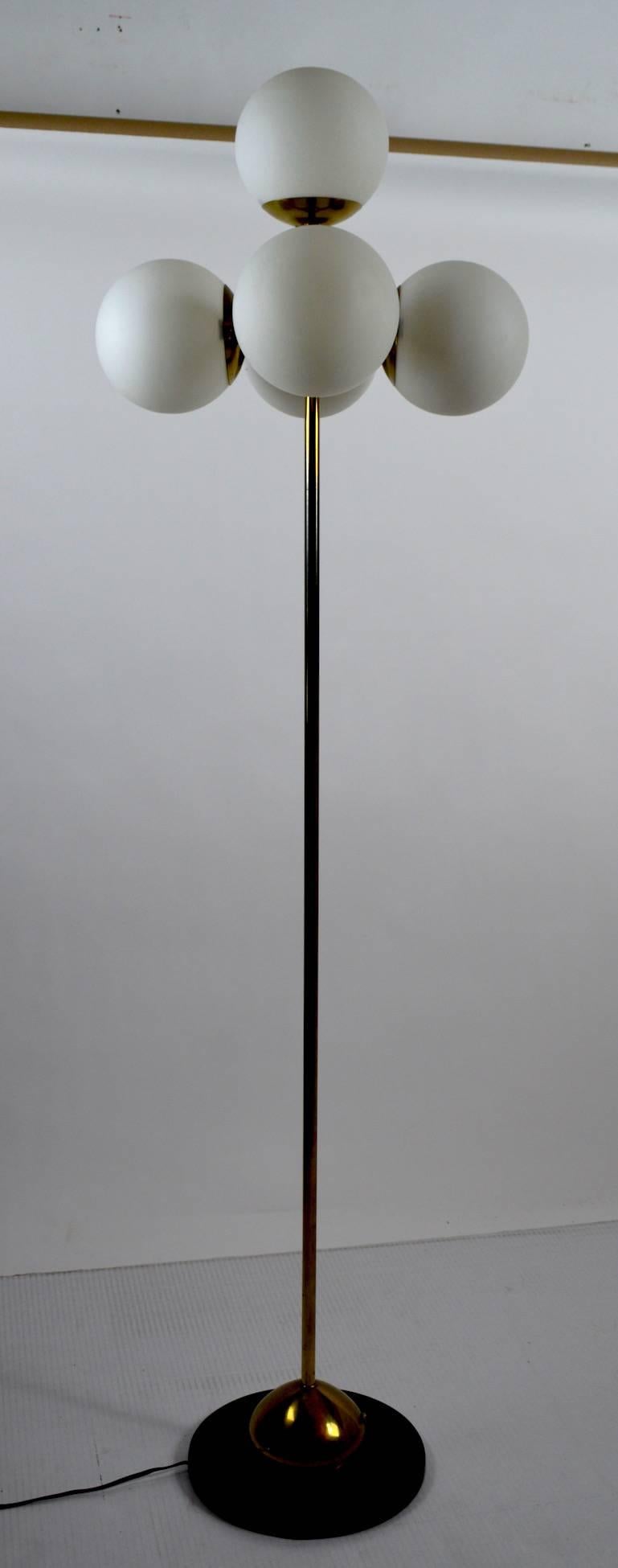 Mid-Century Modern Five Globe Light Sputnik Floor Lamp in Brass and Black For Sale