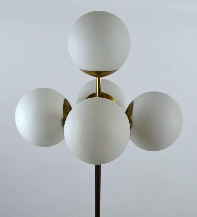 Mid-20th Century Five Globe Light Sputnik Floor Lamp in Brass and Black For Sale